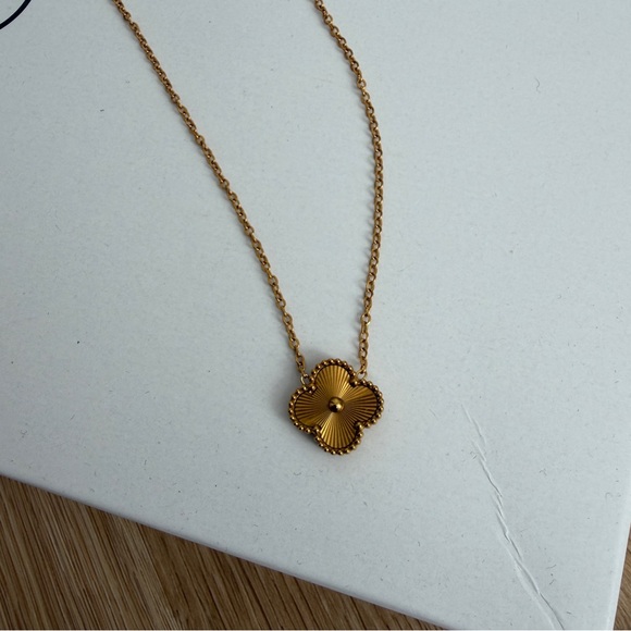 Statement necklace - Picture 3 of 3